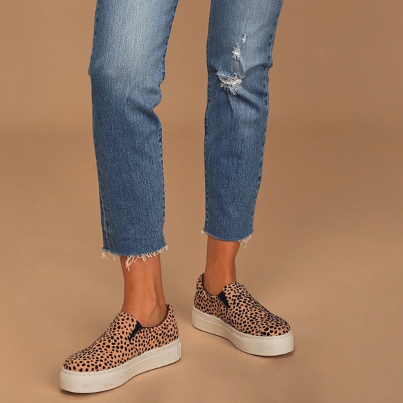 NWT Levi's Wedgie Jeans, Size 25, Medium Wash - Picture 2 of 4